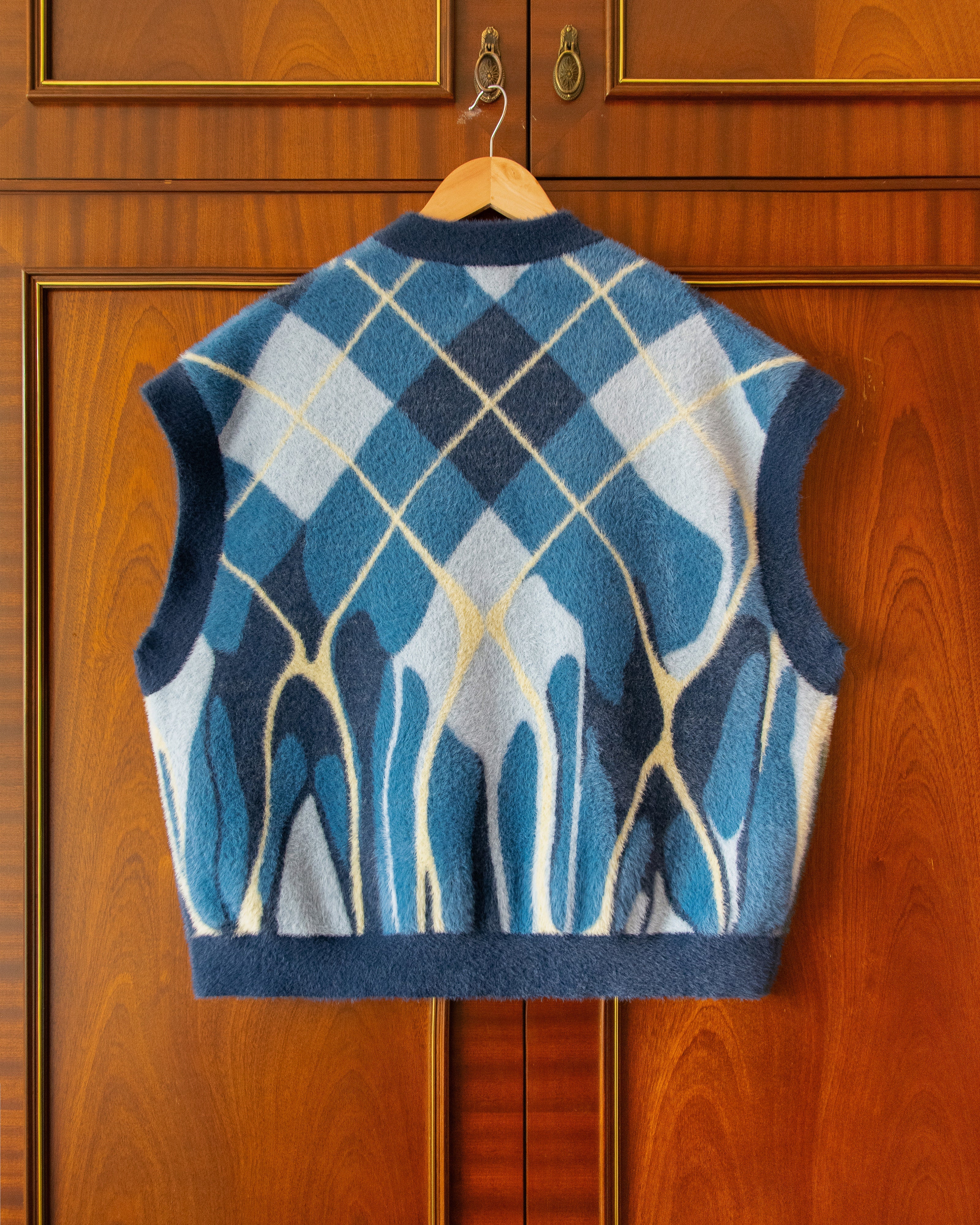 SHAGGY KNITTED SWEATER VEST