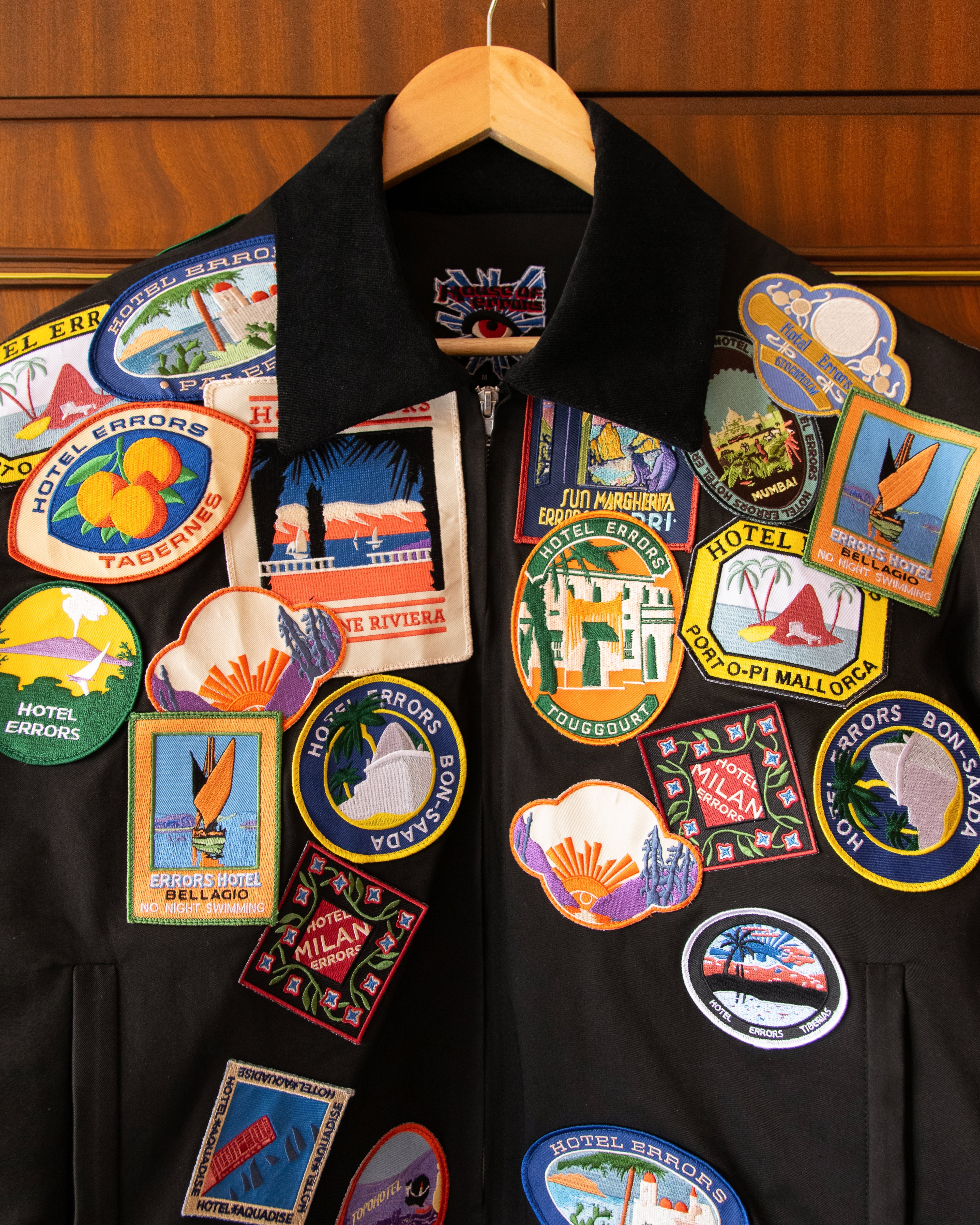 HOTEL ERRORS PATCH JACKET IN BLACK