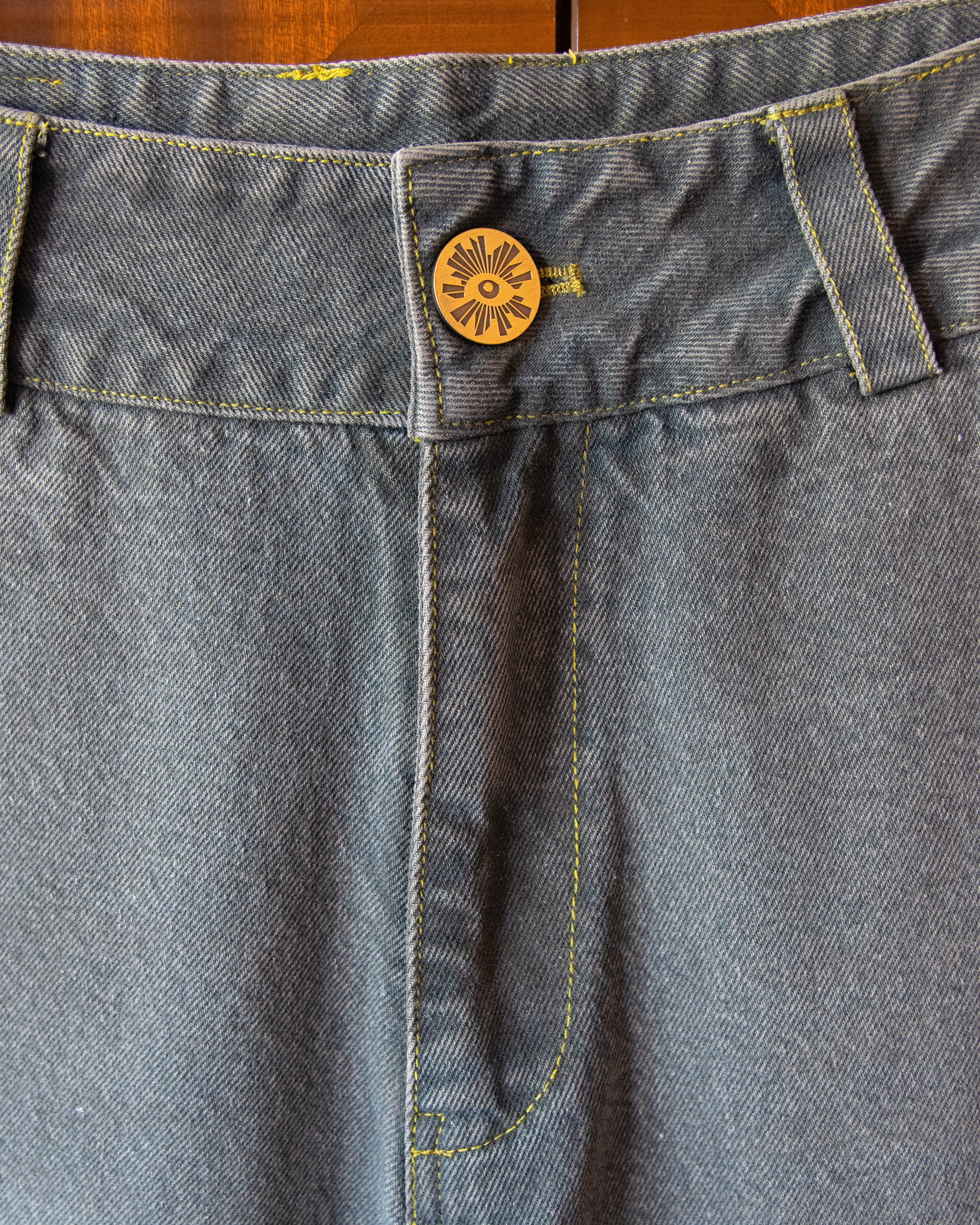 EYE PAD JEANS IN SABLE