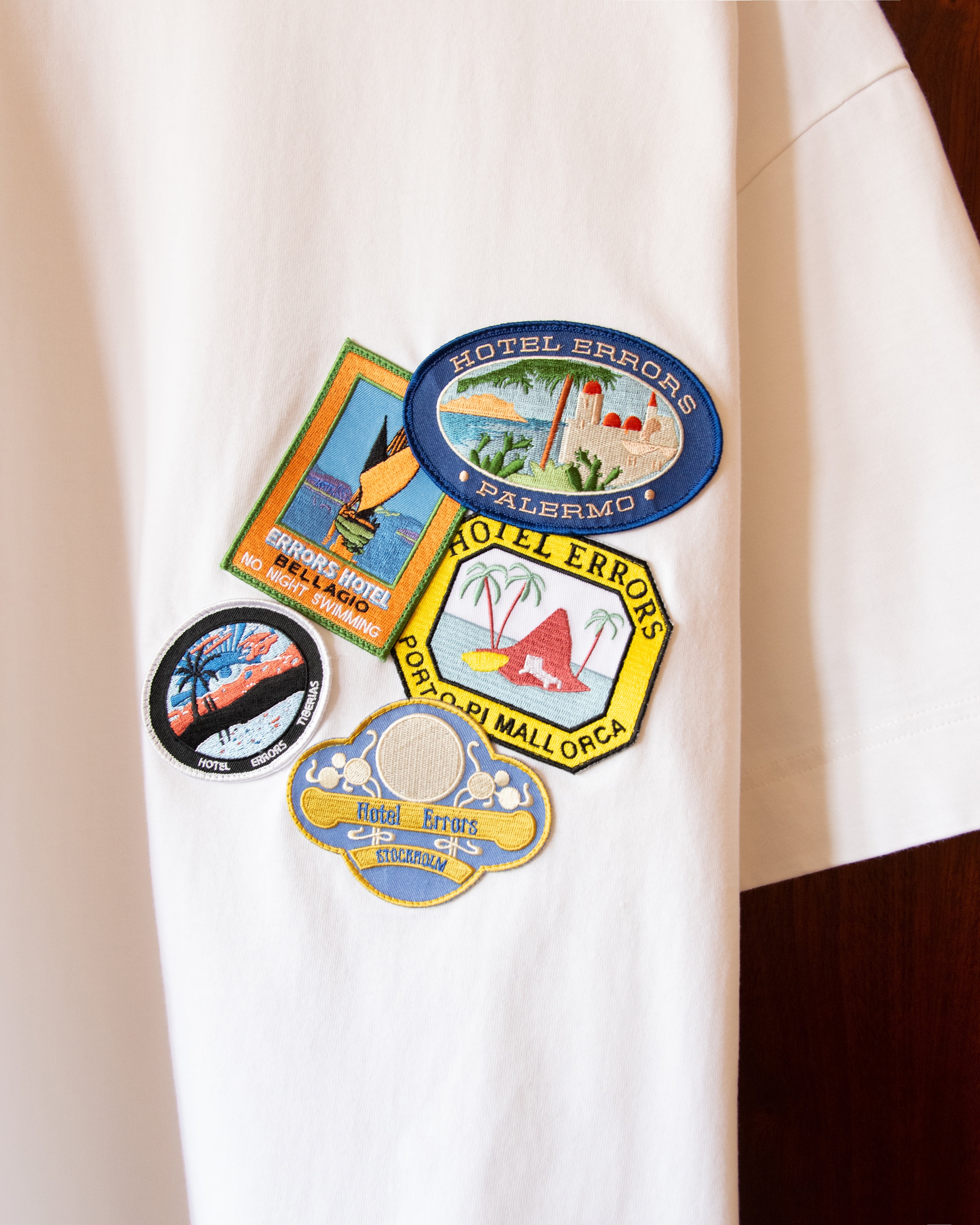 HOTEL ERRORS PATCH HEAVYWEIGHT TEE IN WHITE