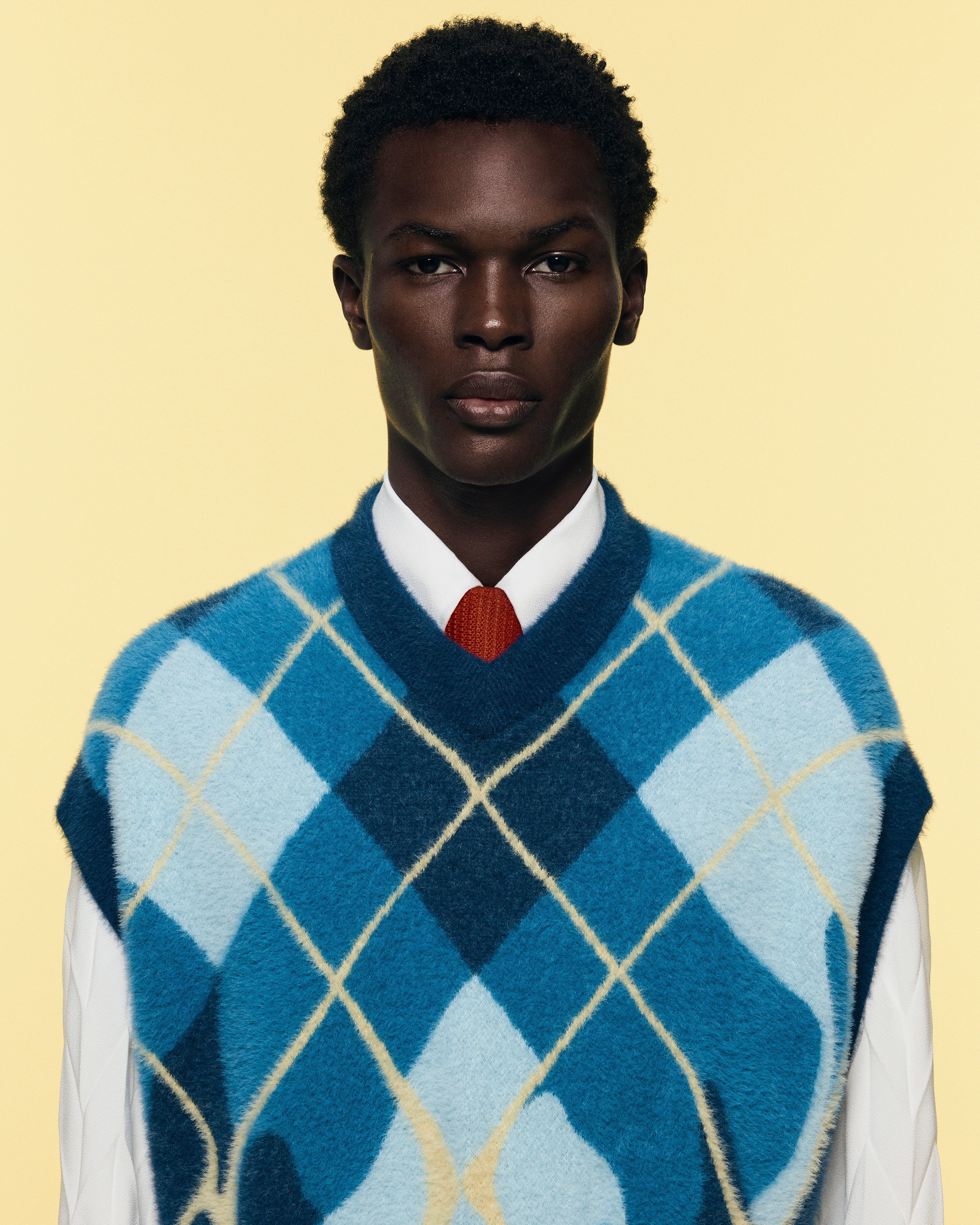 SHAGGY KNITTED SWEATER VEST