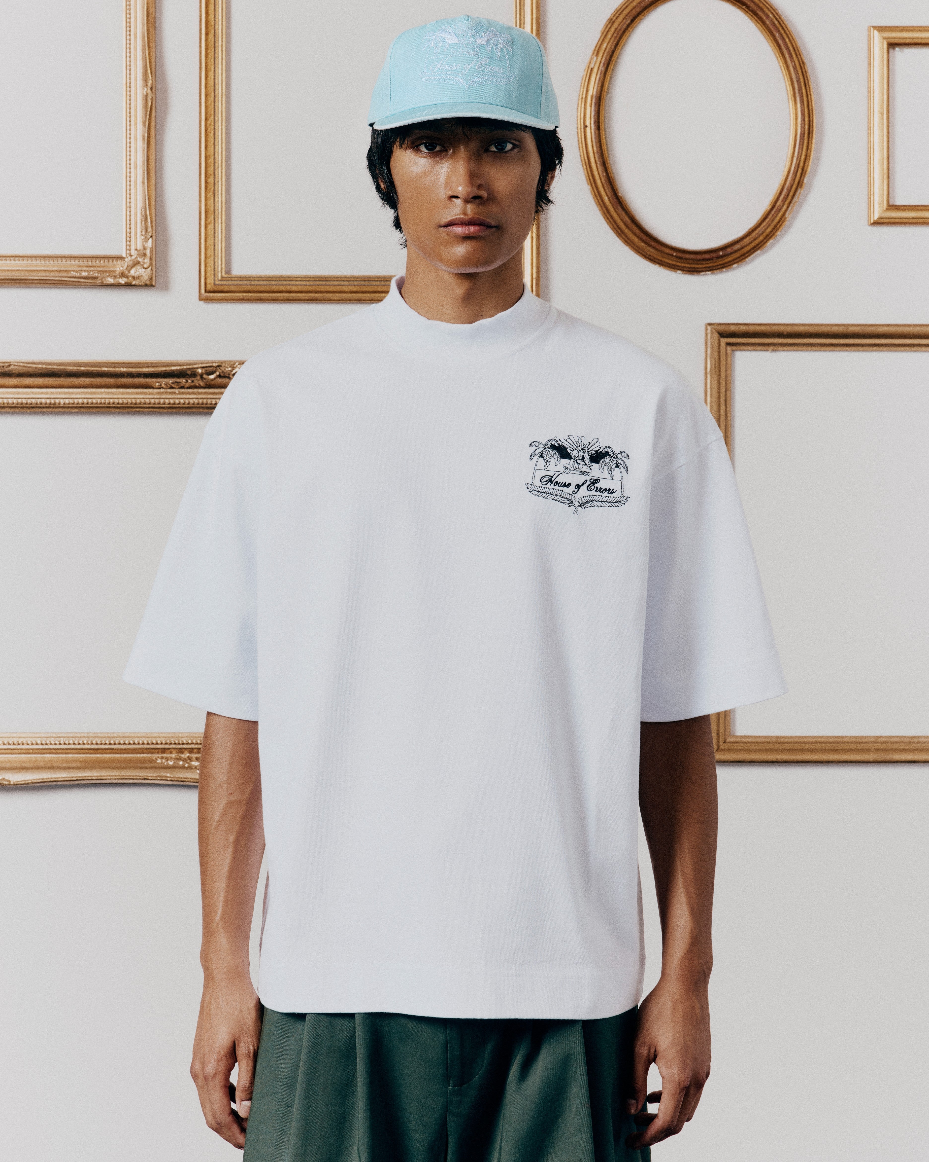HEAVYWEIGHT CREST TEE