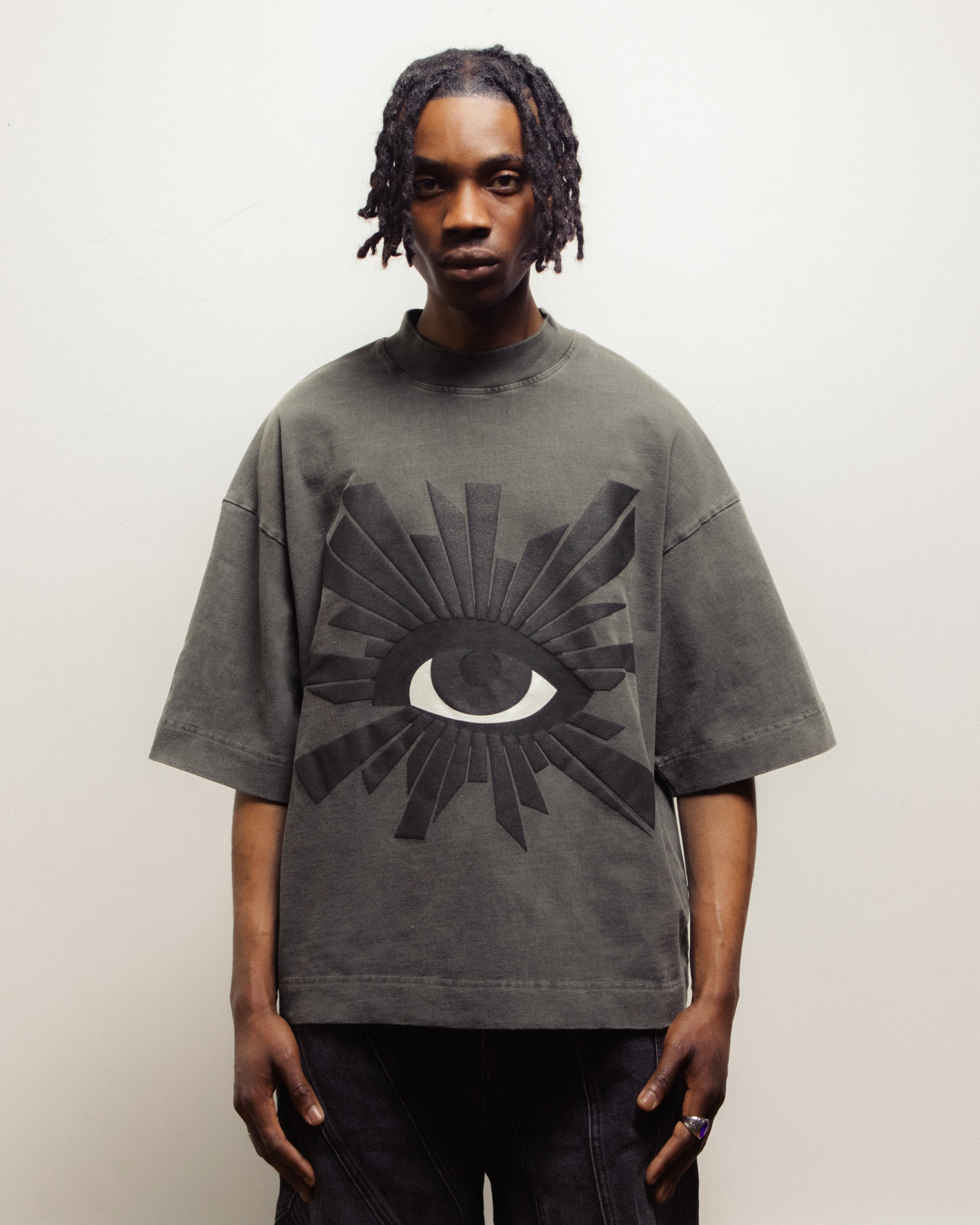 ALL-SEEING HEAVYWEIGHT TEE IN SABLE