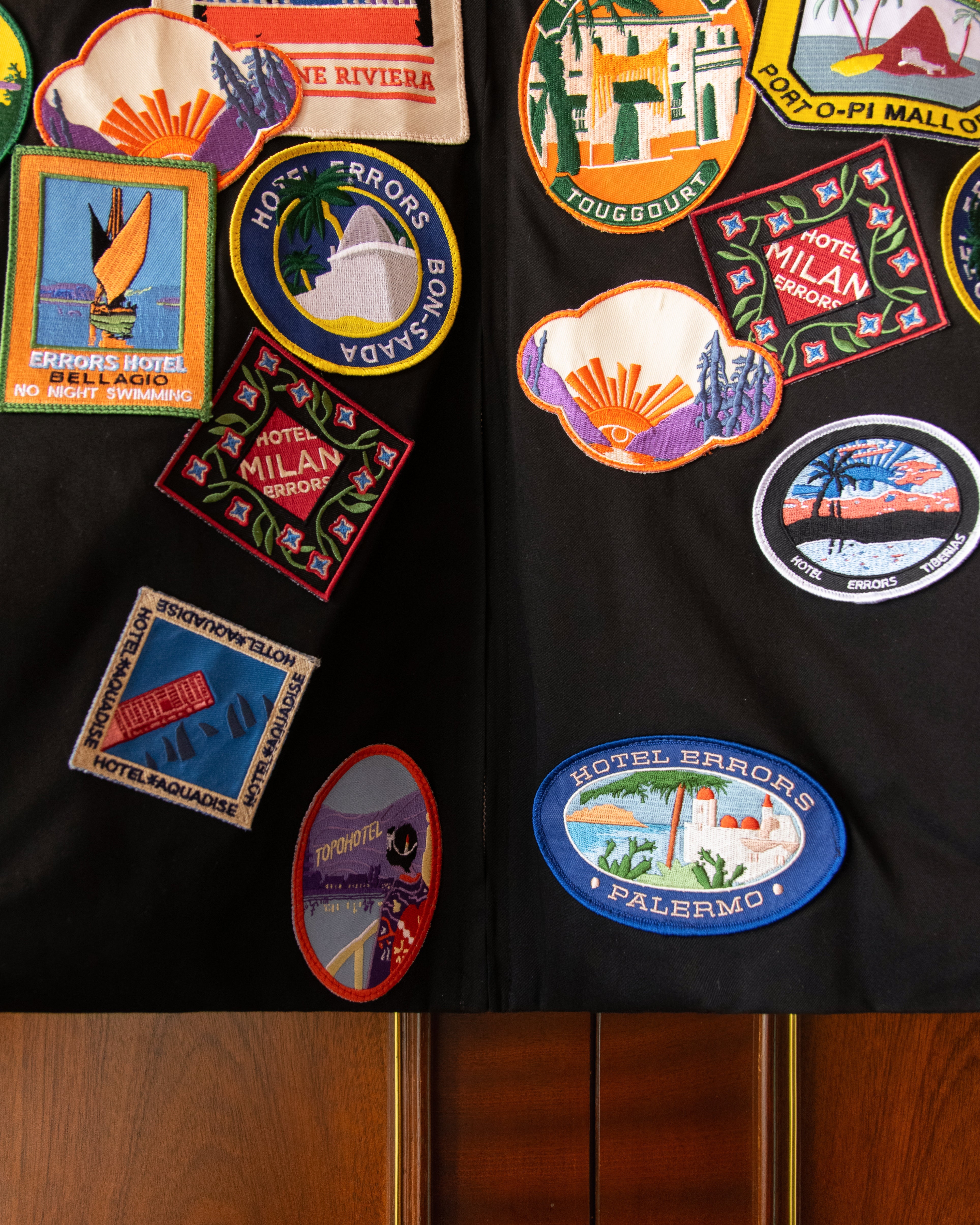 HOTEL ERRORS PATCH JACKET IN BLACK