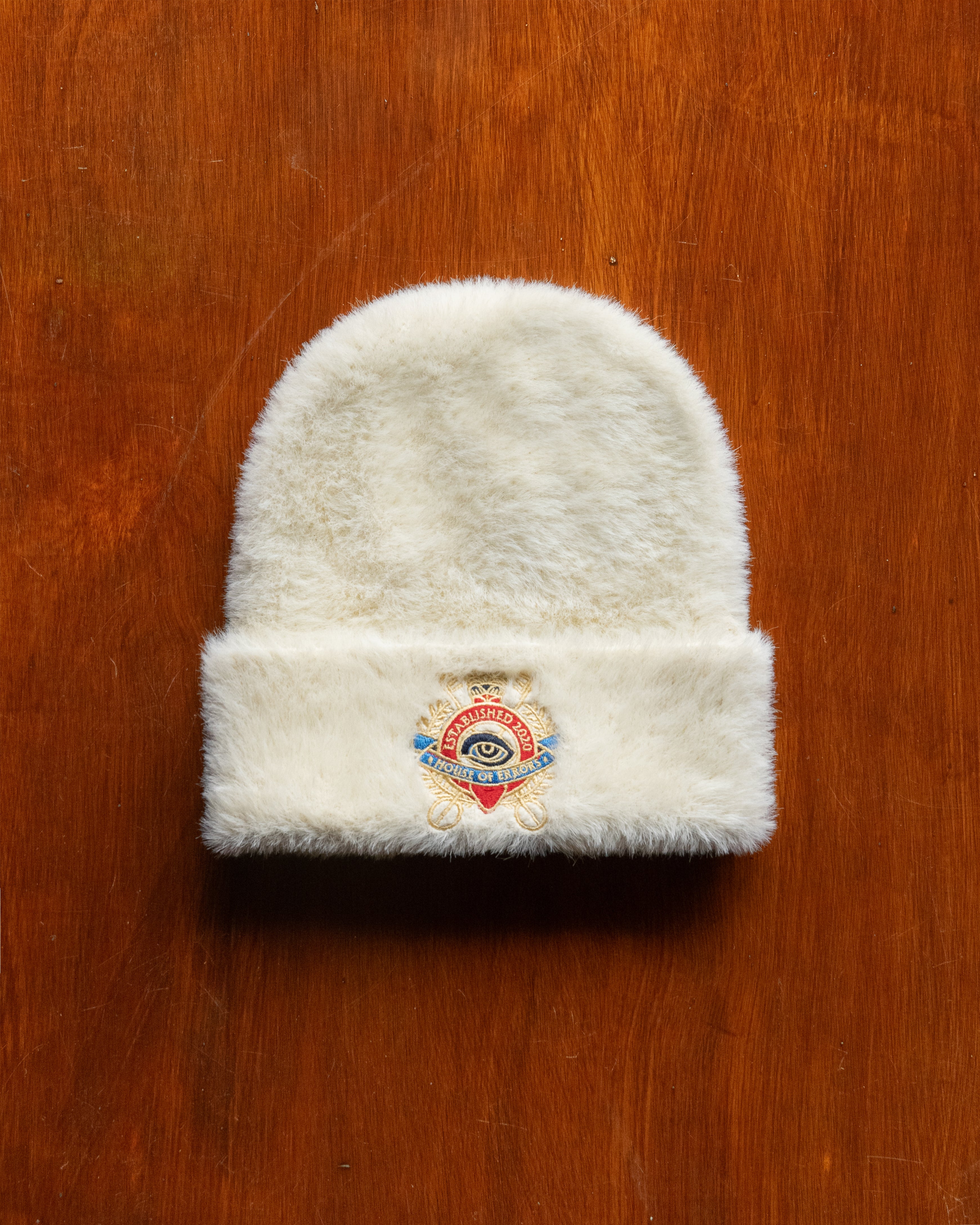 SHAGGY CROWN BEANIE IN CREAM