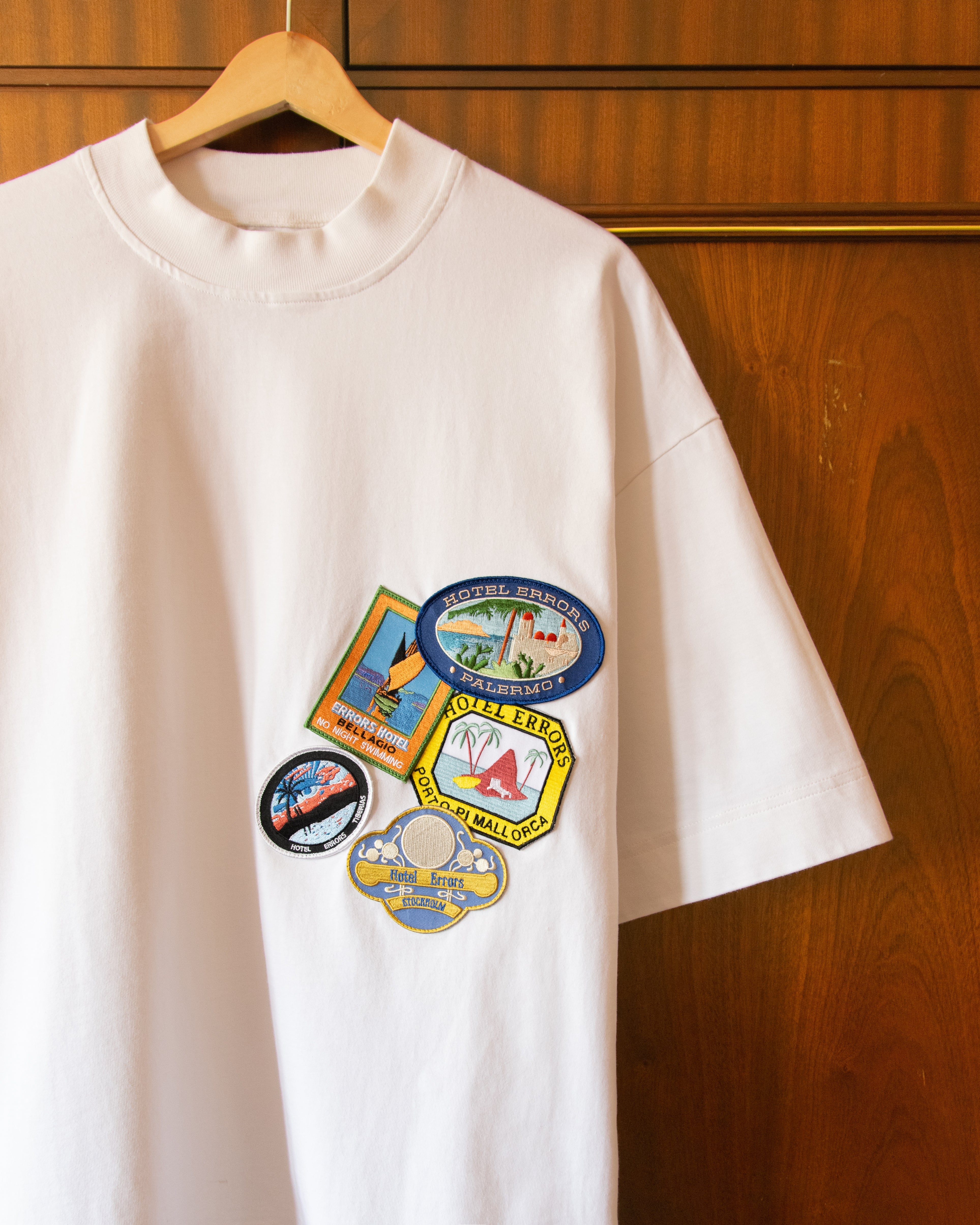 HOTEL ERRORS PATCH HEAVYWEIGHT TEE IN WHITE