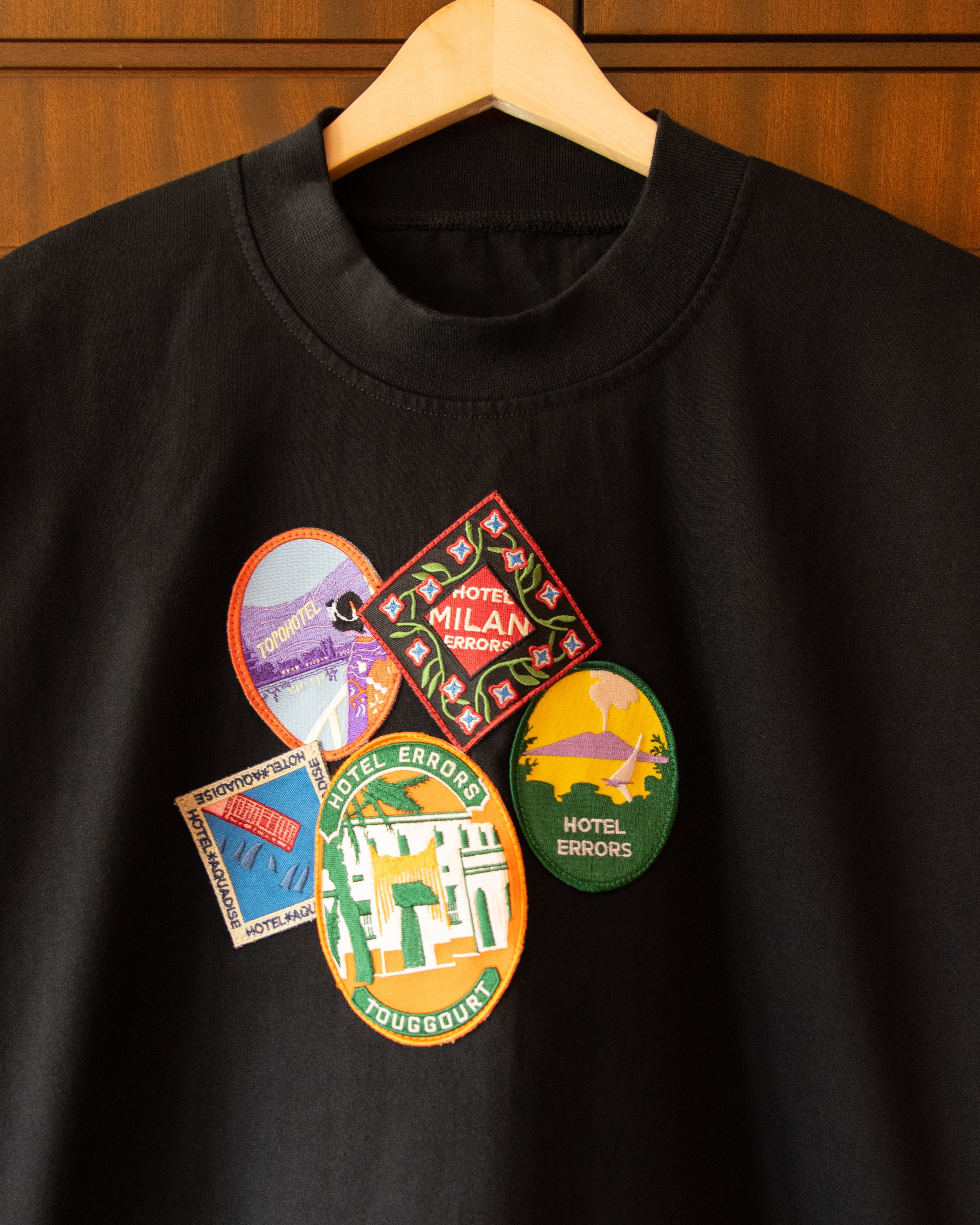 HOTEL ERRORS PATCH HEAVYWEIGHT TEE IN BLACK