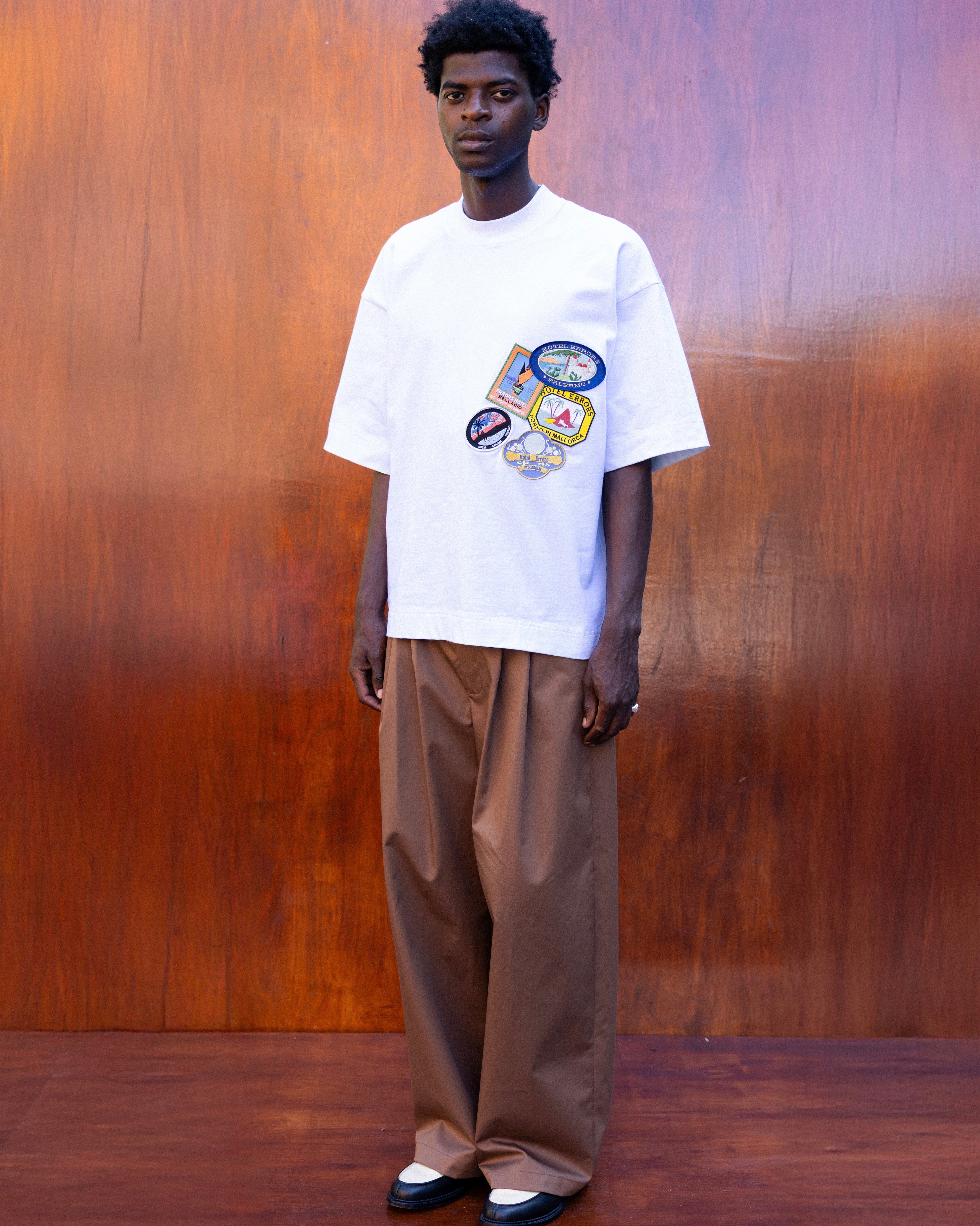 HOTEL ERRORS PATCH HEAVYWEIGHT TEE IN WHITE