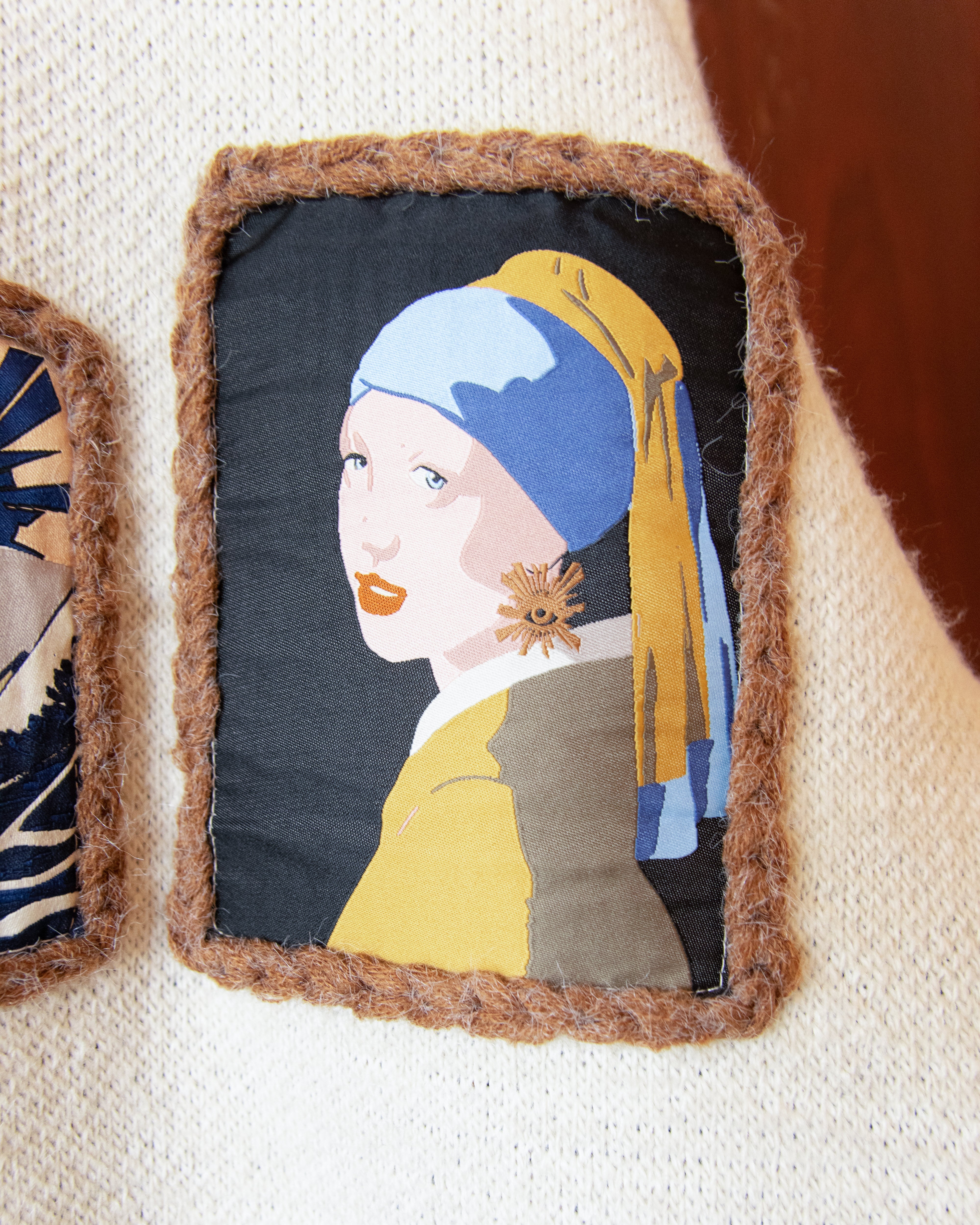 KNITTED GALLERY SWEATER