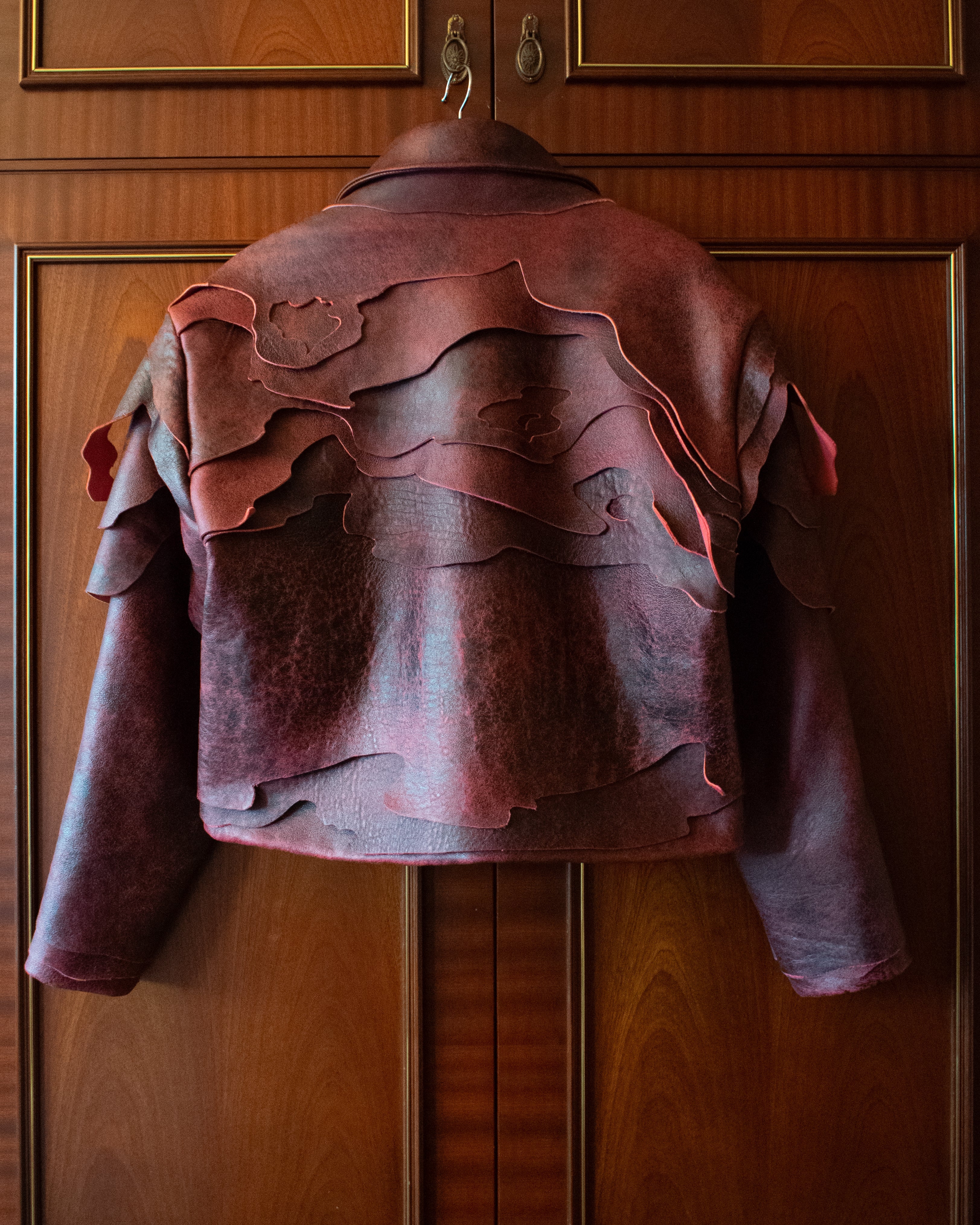 LEATHER TOPO JACKET IN BLUD RED