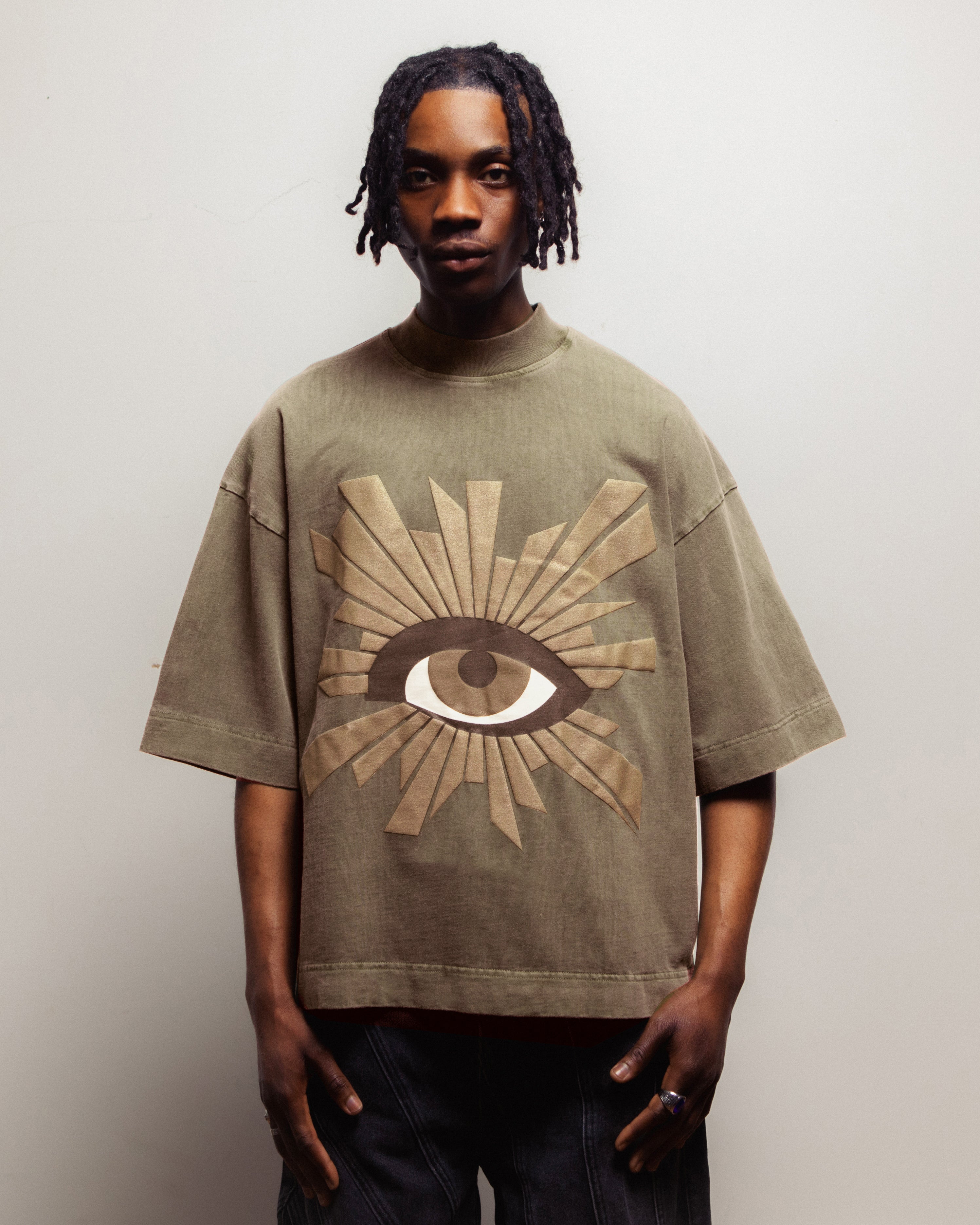 ALL-SEEING HEAVYWEIGHT TEE IN SILT